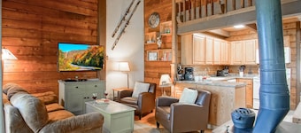 Stemwinder #3: 3 Bedrooms Plus Bonus Sleeping Loft. 2 Full Baths