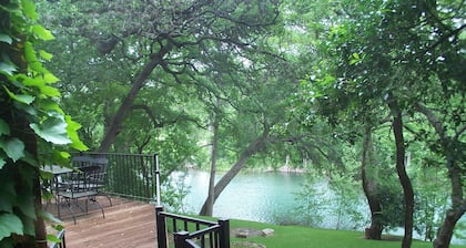 No Flood! Gruene River Home and Cottage on Guadalupe! Sleeps-13. 5 Bed /3.5Baths