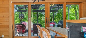  ~ Conteneur d'expédition Tiny House, Riverside Hideout