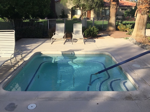 Piscine extérieure, piscine chauffée