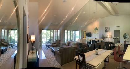 PALM VALLEY COUNTRY CLUB🌴PARIBUS TENNIS OPENINGS🎾UPDATED2BED+DEN48POOLS+JACUZZIS