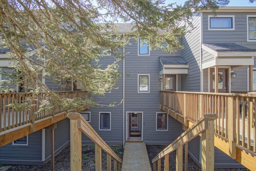 Powderidge #31:  2 Bedrooms, 2 Full Baths:  Slope Side, Wood Fireplace.