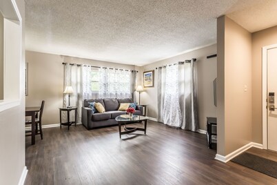 Unit 3: Cute and affordable 4BDR duplex in Overland Park for up to 10 people!