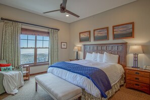 3 bedrooms, free WiFi - Soaring Eagle #404: 3 bedroom 2 bath Corner Penthouse. (Snowshoe)