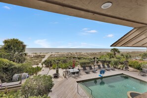 Outdoor pool, a heated pool - 9 Dinghy - Oceanfront Home in Palmetto Dunes with Pool & Hot Tub. Dog Friendly. (Hilton Head Island)