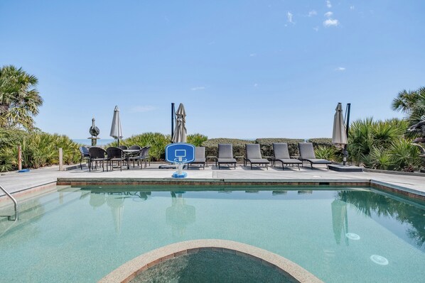 Outdoor pool, a heated pool