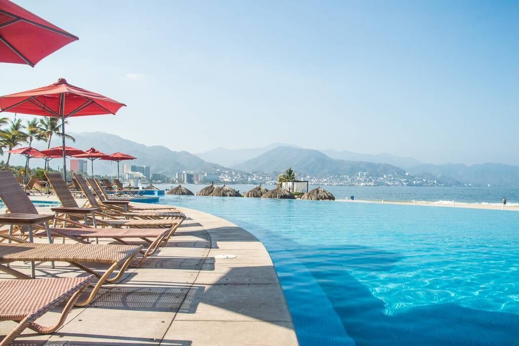 Een verwarmd zwembad