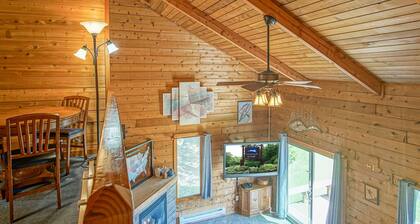 Powder Monkey #14: 3 Bedrooms, 2 Full Baths: Ski to your door!