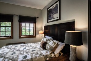 4 bedrooms, WiFi, bed sheets