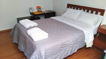 3 makuuhuonetta, tallelokero huoneessa, silitysrauta/-lauta, Wi-Fi