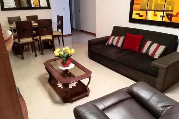 Ambiente con estilo, inspirado en la Cultura Nazca, pinturas y comedor Cauachi