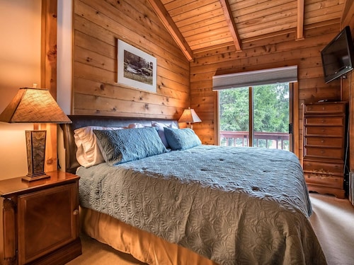 Powder Monkey #3:  3 Bedrooms, 2 Full Baths: Slope Side.