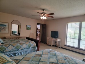 4 bedrooms, desk, iron/ironing board, free WiFi