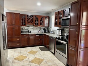 Fridge, microwave, oven, stovetop - Urban Edition (Long Pond)