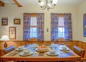 Dining - Whistlepunk #31: 2 Bedrooms, 2 Bath: Slope Side, Central Location. Wood Fireplace (Snowshoe)