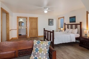 4 bedrooms, iron/ironing board, WiFi, bed sheets