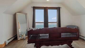 4 habitaciones, tabla de planchar con plancha, wifi y ropa de cama