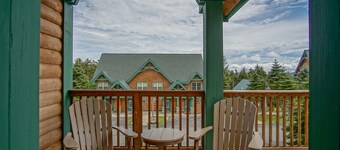 Camp 4 # 11:  3 Bedrooms + Bonus Sleeping Den,  3.5 Baths:  Slope Side