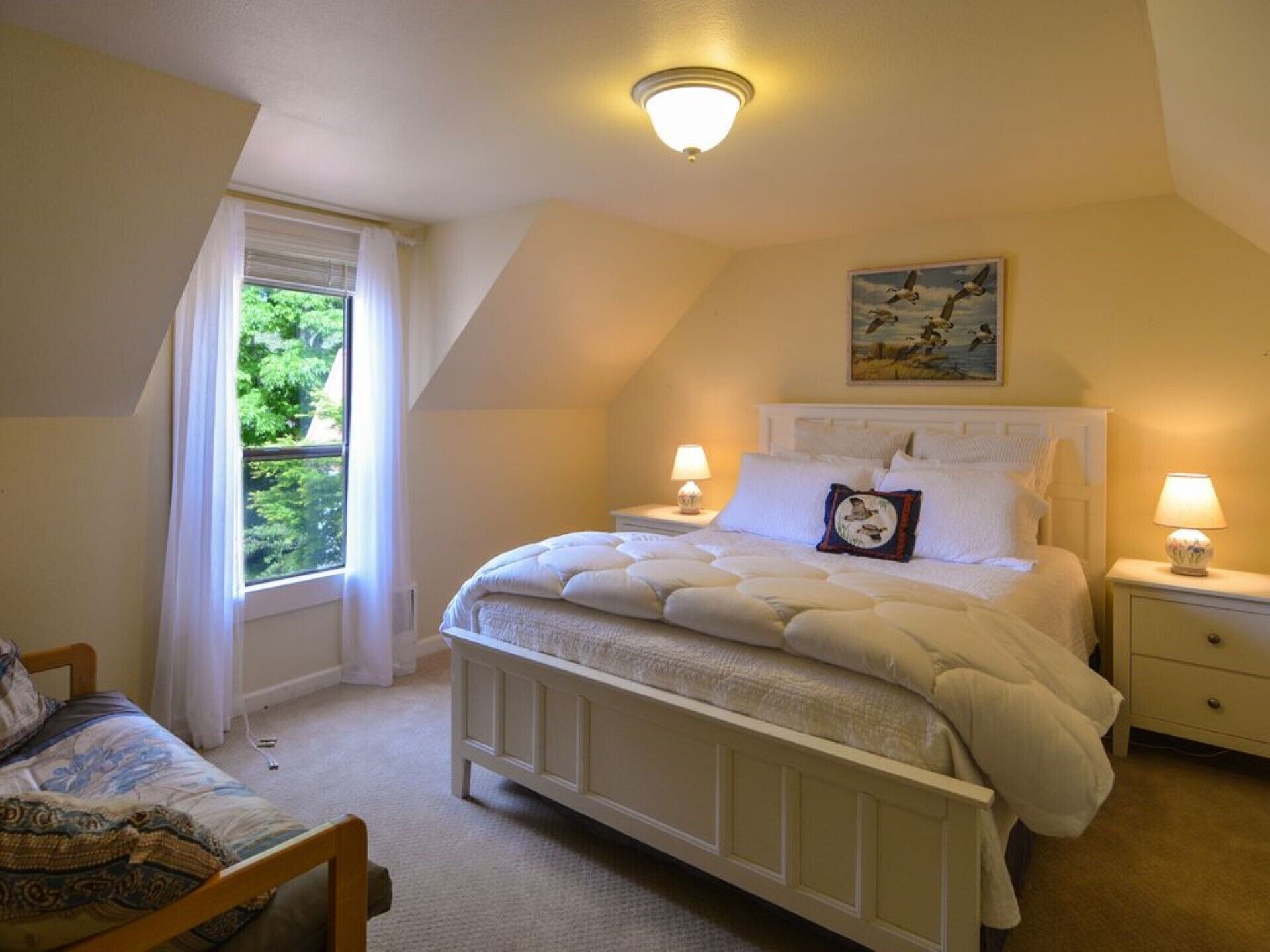Queen bedroom
