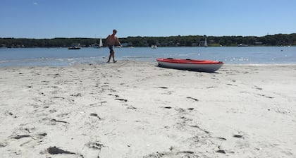 Waterfront Living w Stunning Views, Beautiful Decor, Kayaks, Private drive