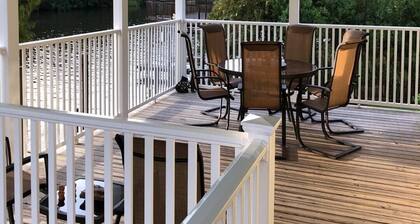 Crusin the Coast! Waterfront Home - Fish, Boat, BBQ, Sit Back, Relax & Enjoy!