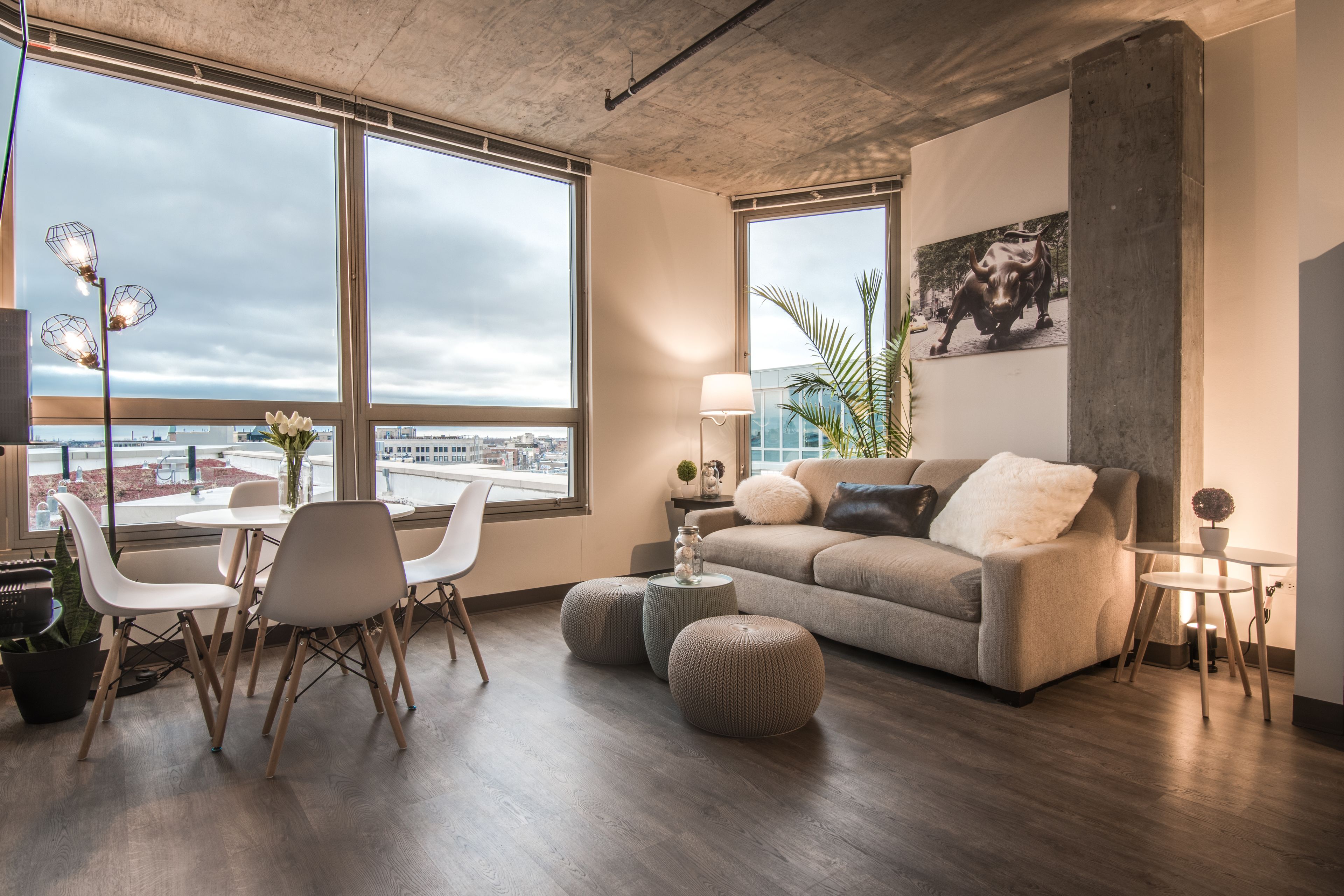 أغطية فراش متميزة وأسرّة بطبقة علوية مريحة وبديكورات فريدة لكل غرفة