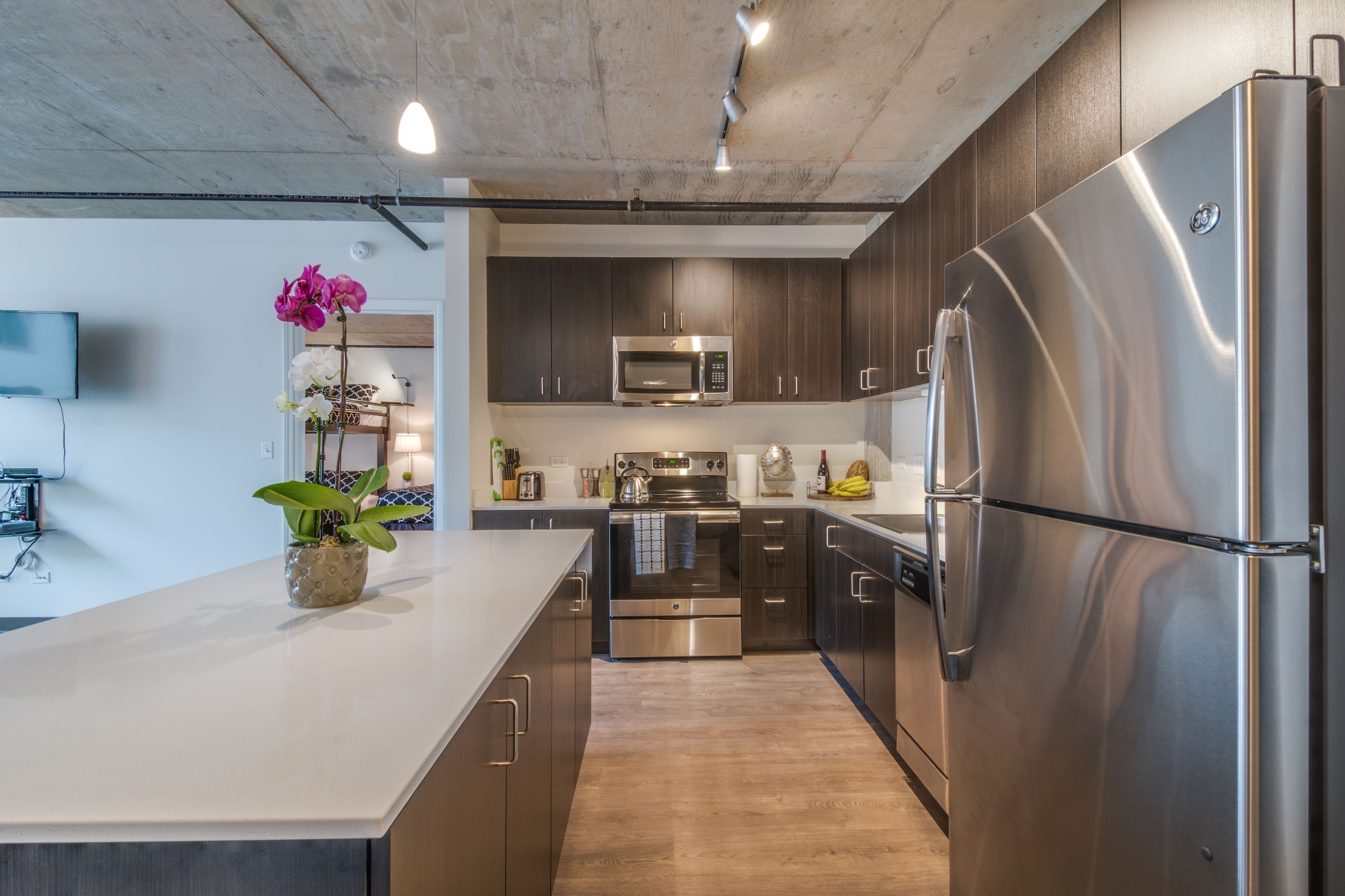 Exclusive Apartment, 2 Bedrooms, Non Smoking, Kitchen | Private kitchen | Full-size fridge, microwave, oven, stovetop