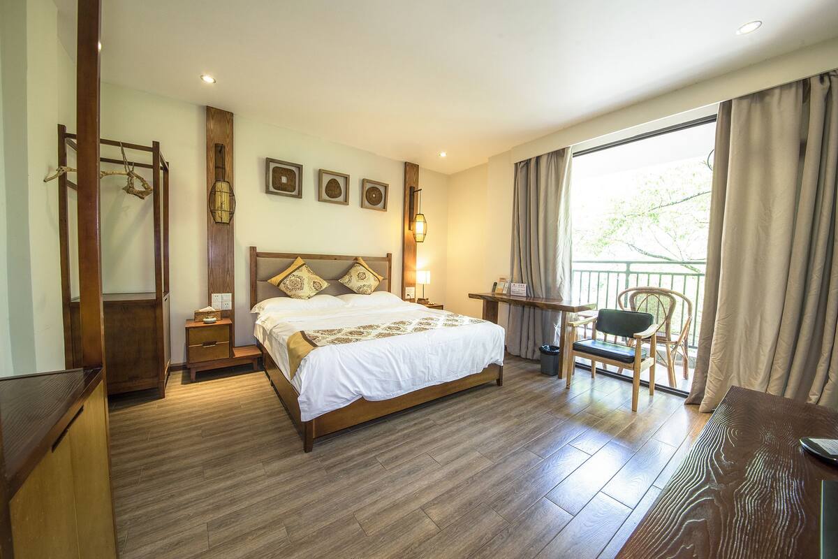 Desk, blackout curtains, free WiFi, bed sheets