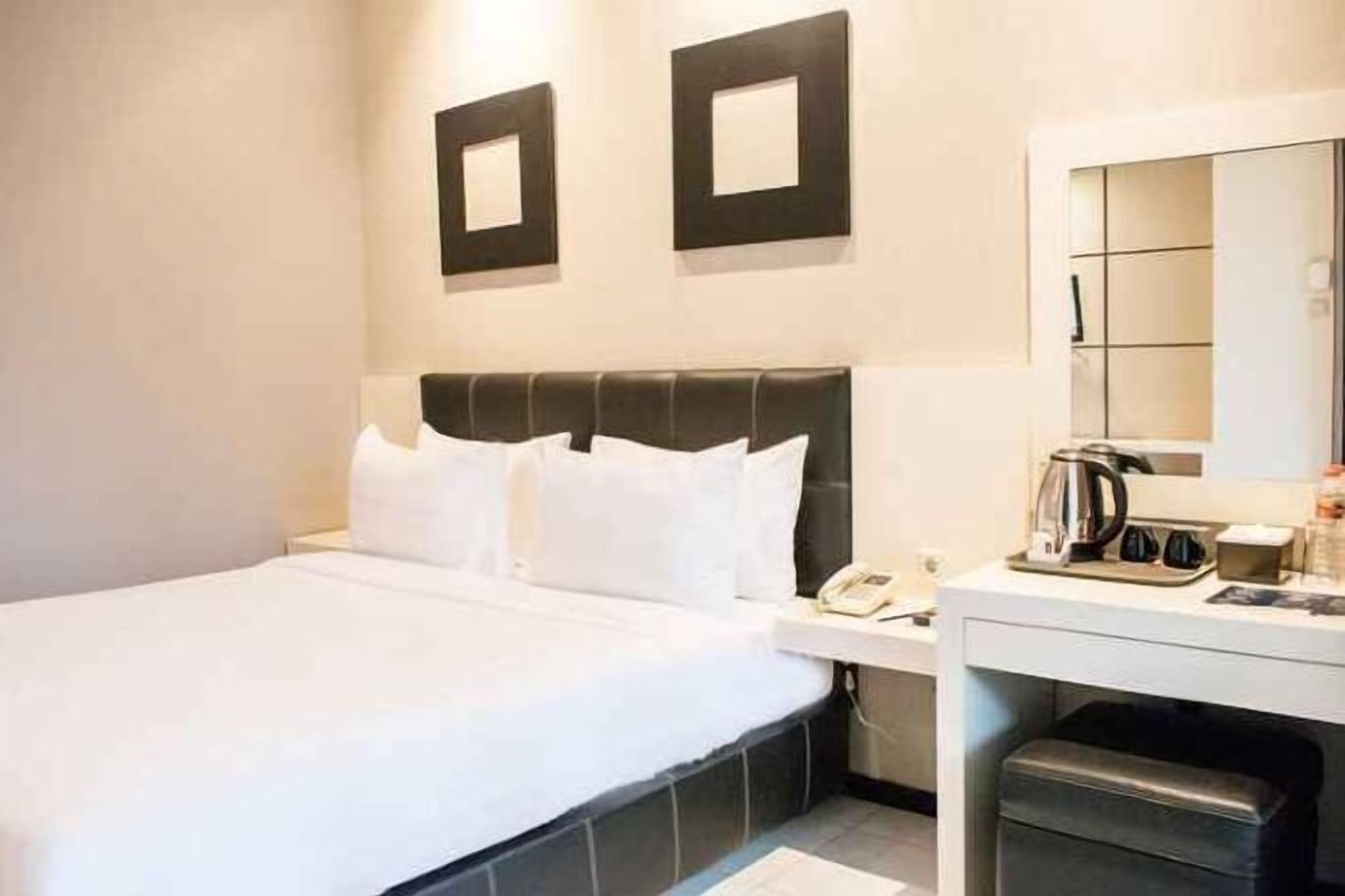 Coffre-fort, bureau, accès au Wi-Fi (inclus), literie fournie