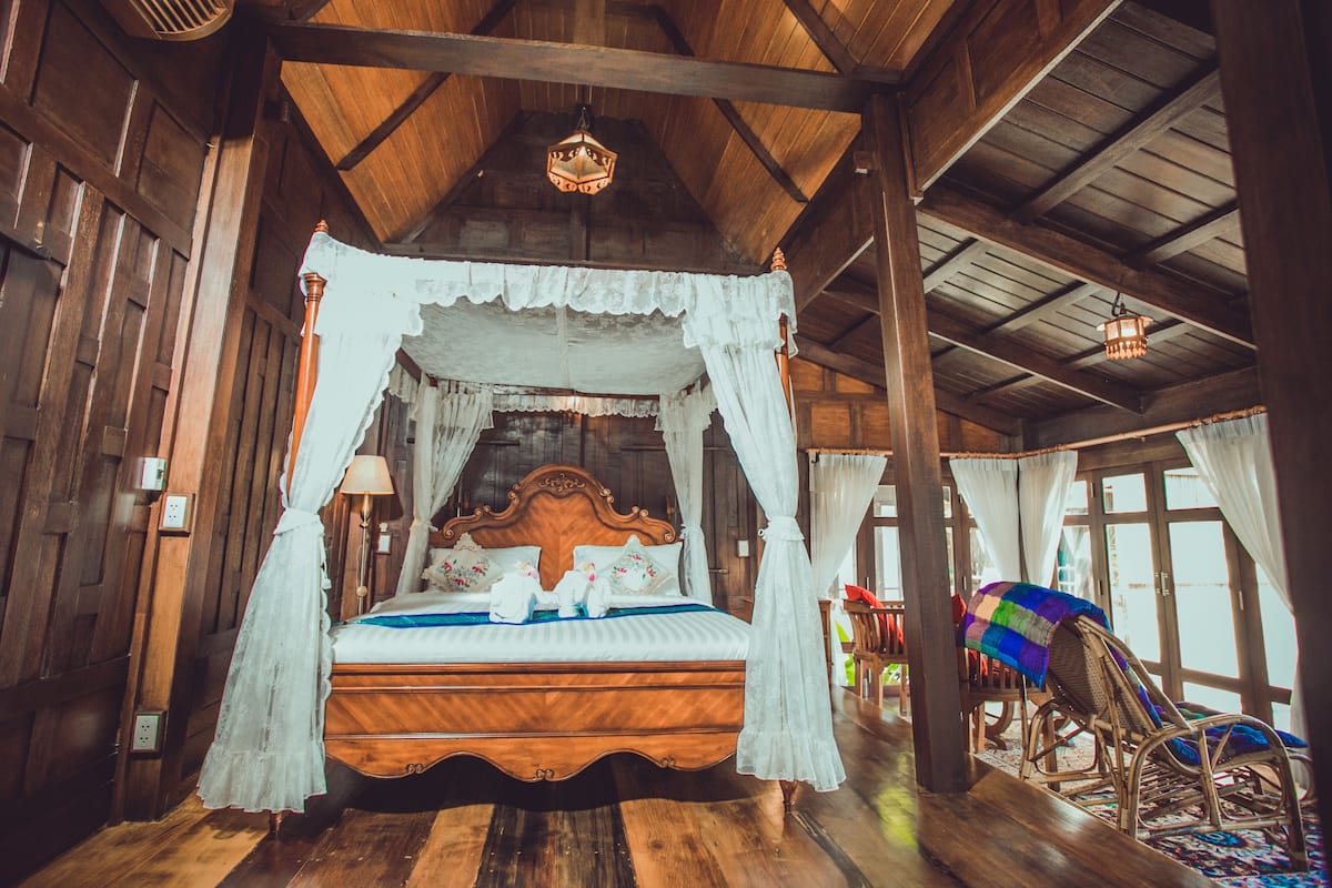 Junior Double Bed with Private Pool | Rúmföt af bestu gerð, míníbar, öryggishólf í herbergi, skrifborð