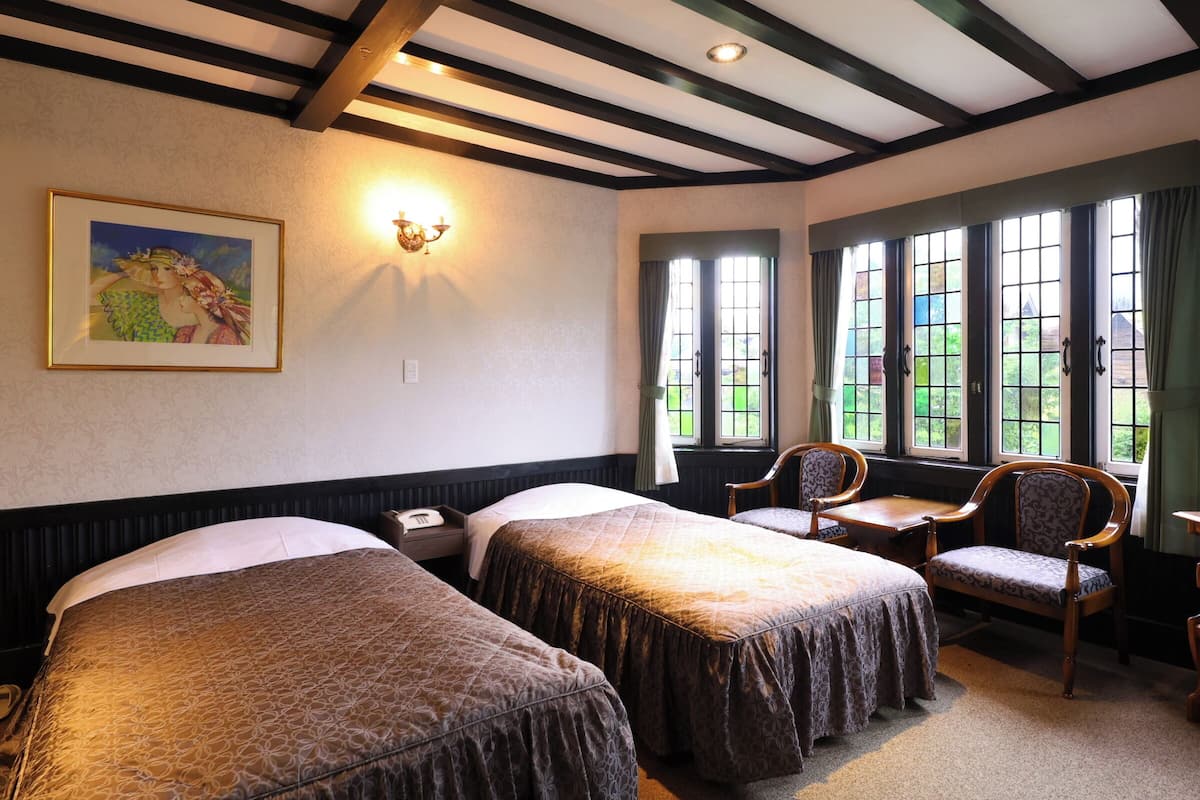 Chambre familiale ( B ) | 1 chambre, literie de qualité, couette en duvet, ameublement unique