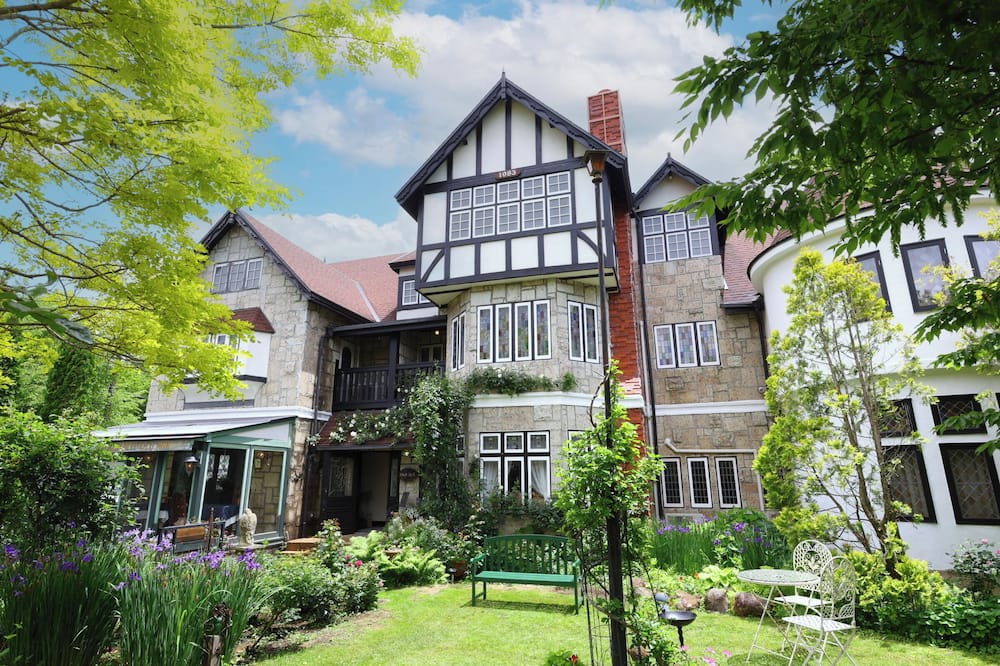 Petit Hotel & Restaurant Old Age