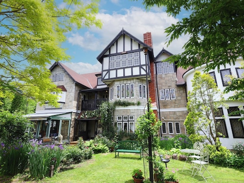 Petit Hotel & Restaurant Old Age