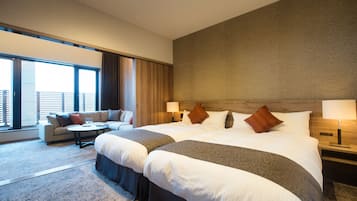 Down duvets, in-room safe, desk, free WiFi