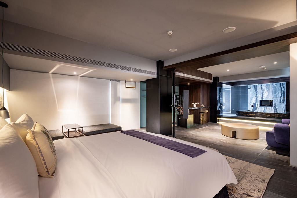 deluxe double room | desk, blackout curtains, free wifi, bed sheets