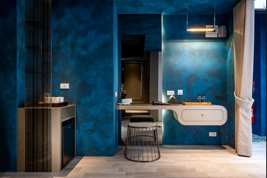 comfort double room | bathroom | separate bathtub and shower, rainfall showerhead, free toiletries