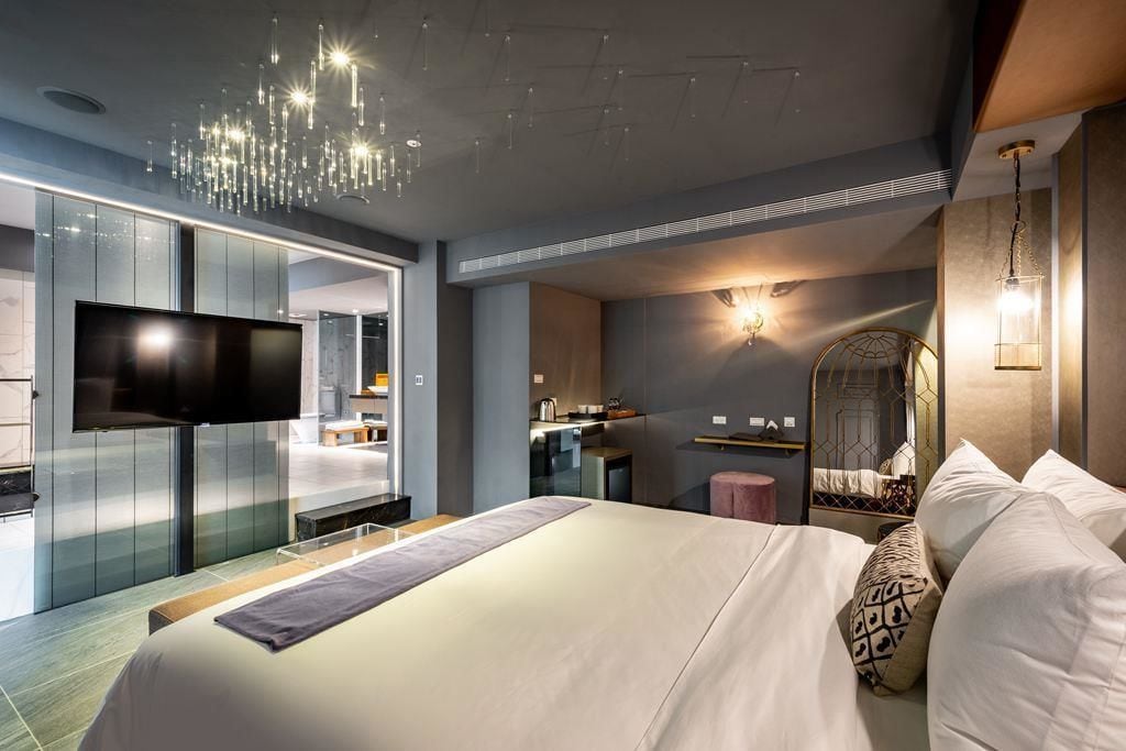 classic double room | desk, blackout curtains, free wifi, bed sheets