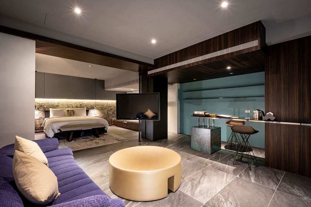 deluxe double room | desk, blackout curtains, free wifi, bed sheets