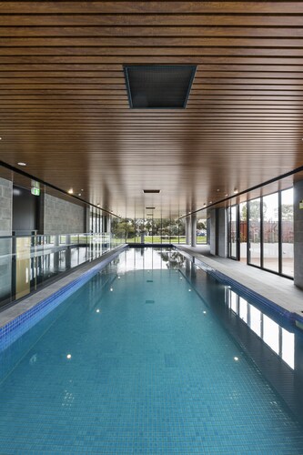 Melbourne Knox Central Apartment Hotel