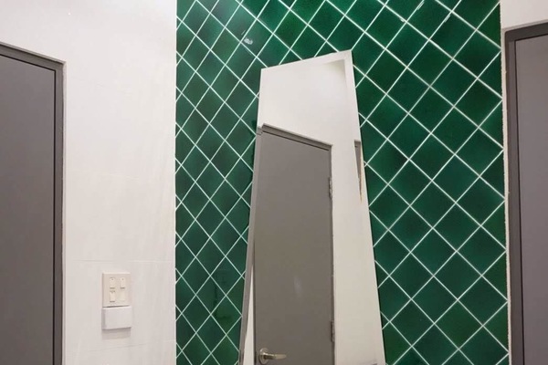 Deluxe Double Room Single Use, 2 Bedrooms | Bathroom sink