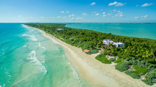 Tulum beachfront 20min from hotel zone<br>Housekeeping-amazing food