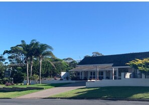 Front of property - Ulladulla Motel (Ulladulla)