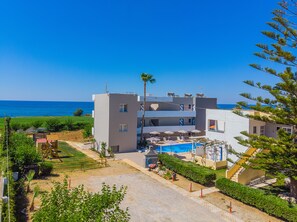 Exterior detail - Blue Dream Hotel (Rethymno)