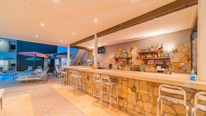 Bar (on property) - Blue Dream Hotel (Rethymno)