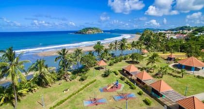 TOP OF VILLA IN ITS VERY GREEN