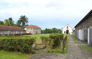 Property grounds - TOP OF VILLA IN ITS VERY GREEN (sainte marie)