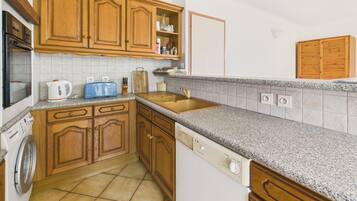 Réfrigérateur, micro-ondes, four, lave-vaisselle