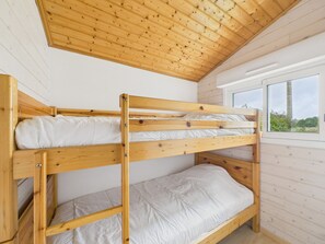 2 bedrooms, free WiFi