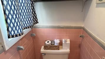 Toallas y papel de baño