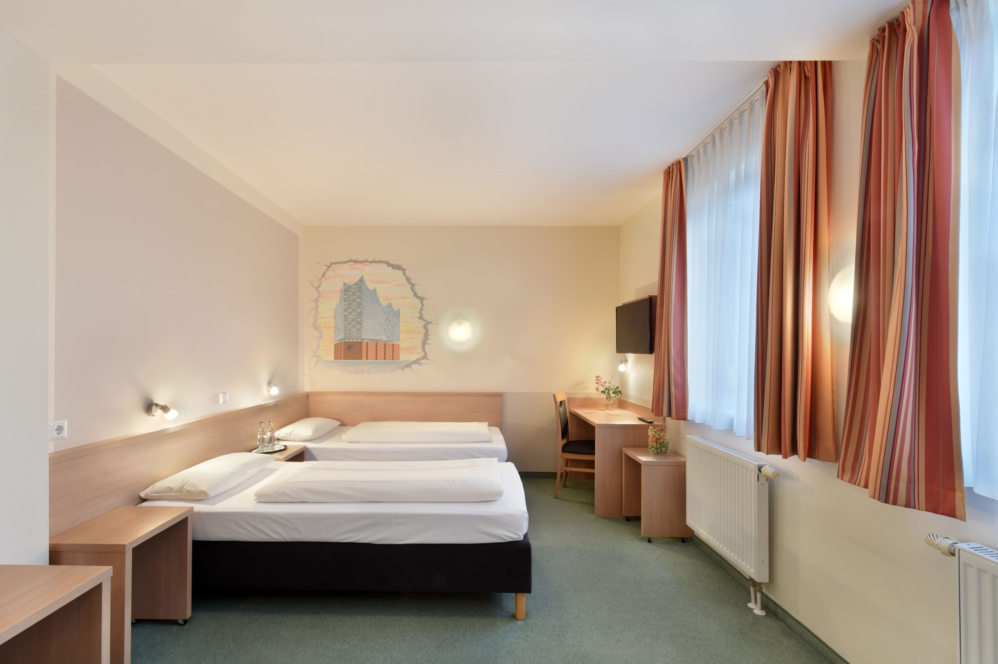 雙人房 | 書桌、遮光布/窗簾、隔音、熨斗/熨衣板